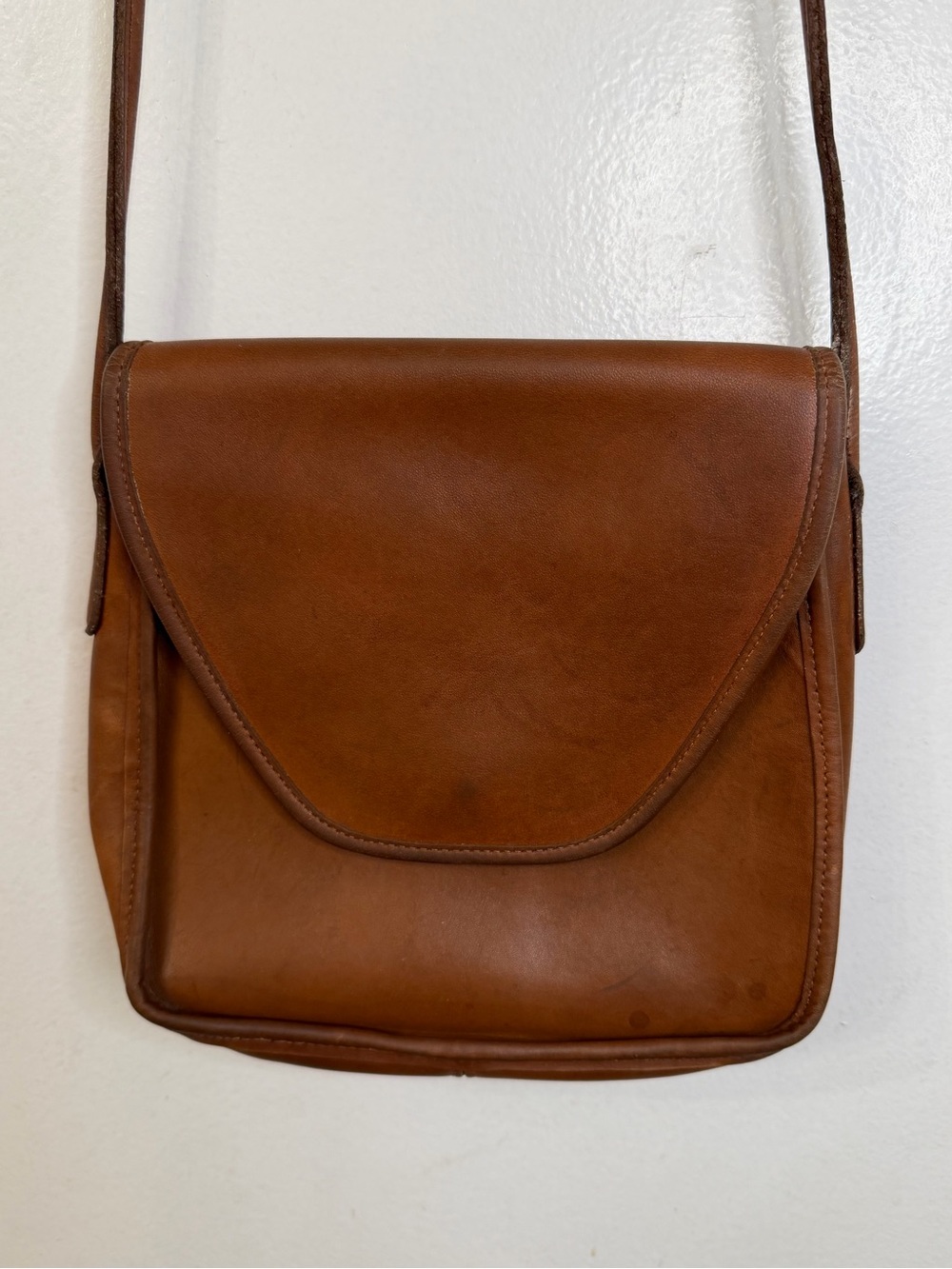 Coach Lindsay Crossbody Bag Vintage in British Tan Leather